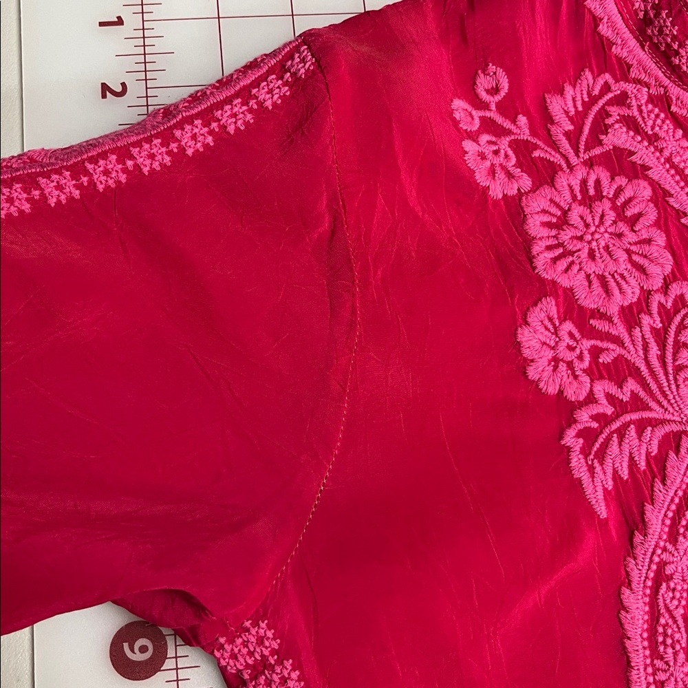 JOHNNY WAS "Midge" Boho Resort Wear Hippie-Chic Magenta Floral Embroidery Top XS - Picture 8 of 16